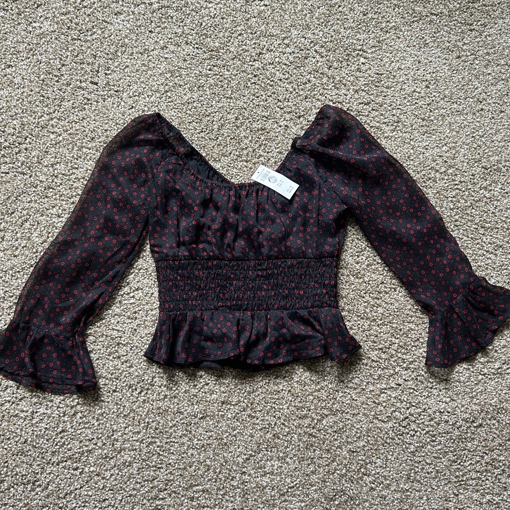 Brand new with tag Abercrombie black and red floral blouse size small